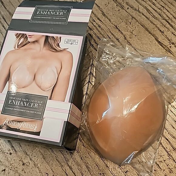Silicone cleavage enhancer Nude size B cup NWT - Picture 6 of 6